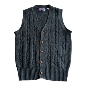 Hawick 100% Scottish Shetland Wool Wood Button V-Neck Cable Knit Sweater Vest M